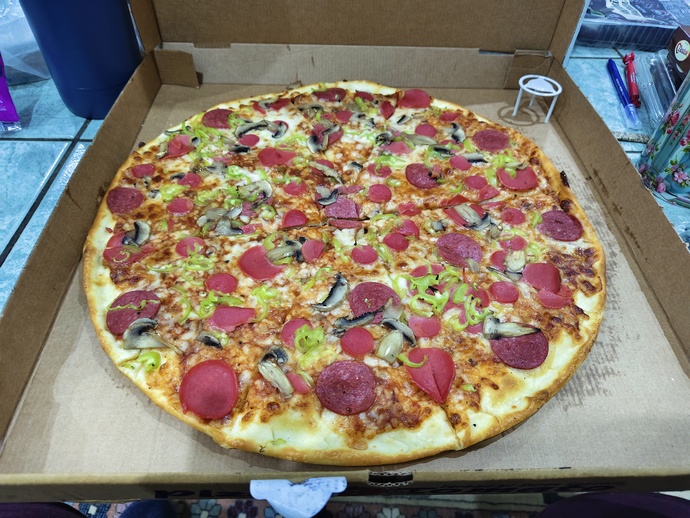Off ooff 42 cm pizzayı yarım saat içinde yedim ne olacak benim bu halim 🤣🤣?