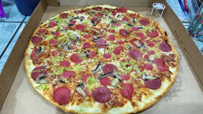 Off ooff 42 cm pizzayı yarım saat içinde yedim ne olacak benim bu halim 🤣🤣?