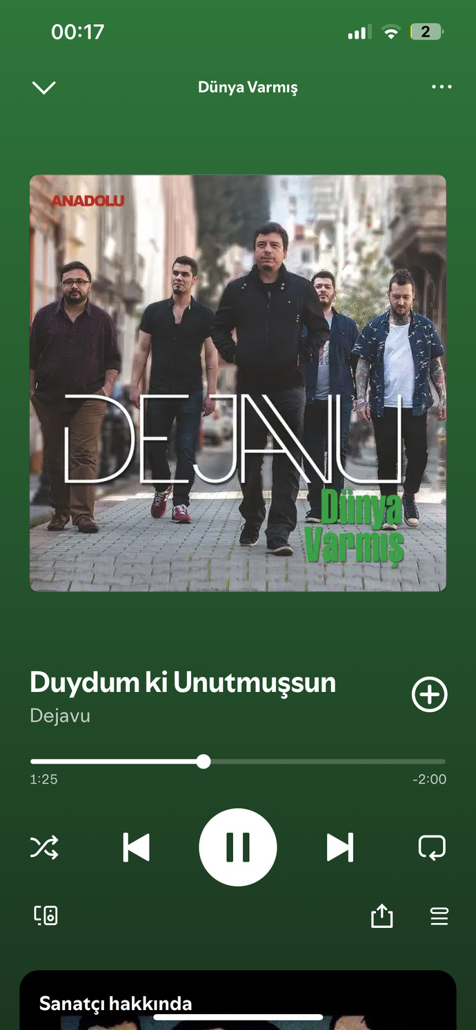 Hangi sarkıda gecmise gidip oralarda gezdikten sonra buralara geliyorsunuz?