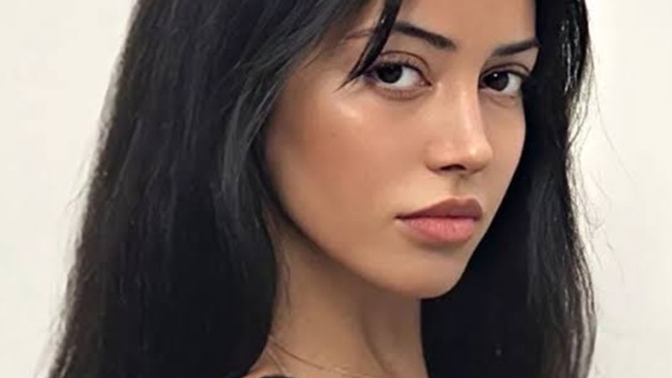 Şu hatun cokguzel degilmi yaa?