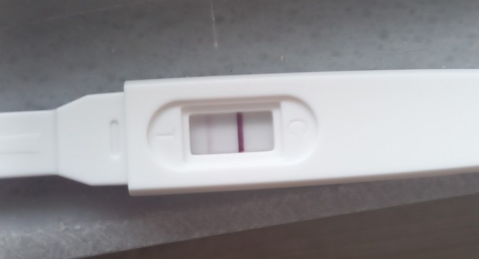 Erken gebelik testi yaptım silik çıktı gebelik var mıdır?
