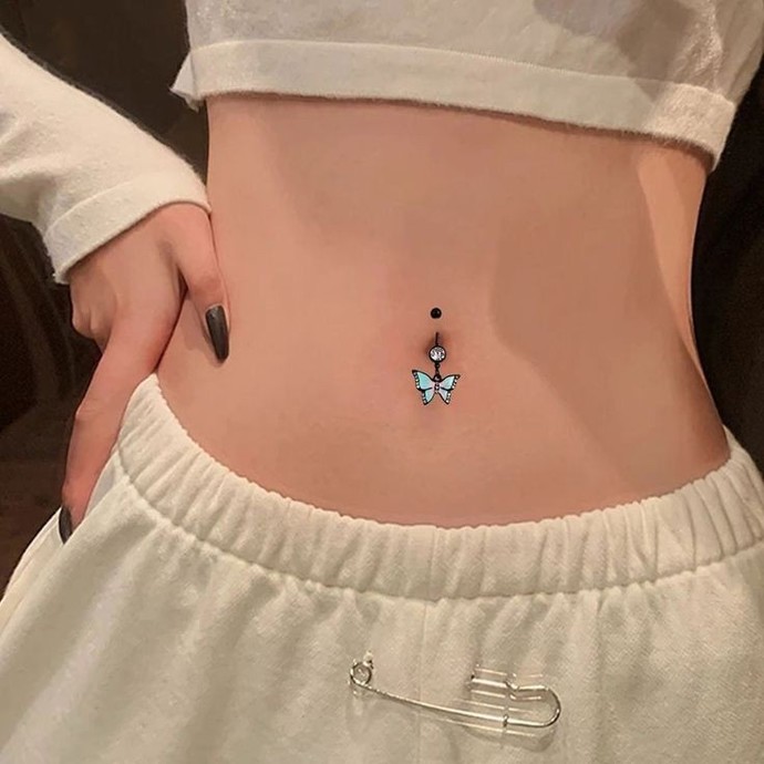 Göbek piercingi mi daha güzel diş piercingi mi?