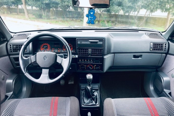 Renault 19 Chamade Yani İlk Kasası Türkiye ye gelseydi Europa kadar tutulur Sevilir miydi sizce?