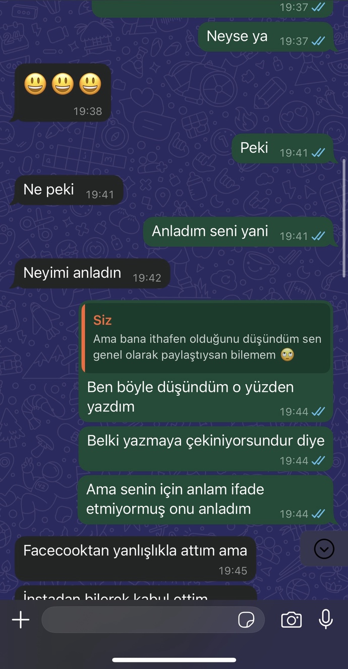 Sizce eski sevgilim benimle dalga mı geçiyor?
