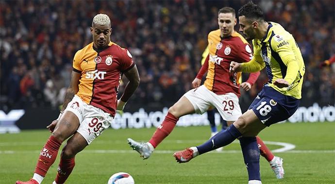 Fenerbahçe 1 - Galatasaray 2... Sarı kırmızılılar Türkiye kupasında yarı finale yükseldi! Maçı nasıl buldunuz?