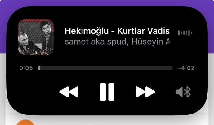 Hekimoğlu’ndan daha iyi bi şarkı önerin de dinleyeyim gece gece şarkı loopa sardı farklı bir şey dinlemem gerek?