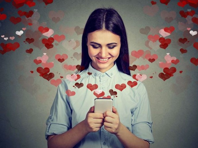 Online ilişkiler yüz yüze ilişkilere göre daha mı yüzeysel?
