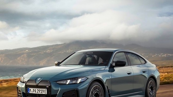 BMW İ4 mü? MERCEDES C200 mü? Hangisi Şu Anda Alınır?