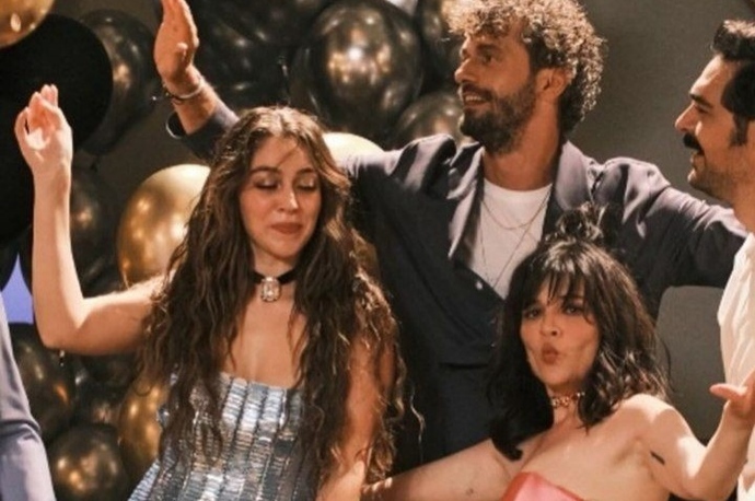 Sevgilinin sensiz gece kulübüne gittiği haberini alsan, ne tepki verirsin?