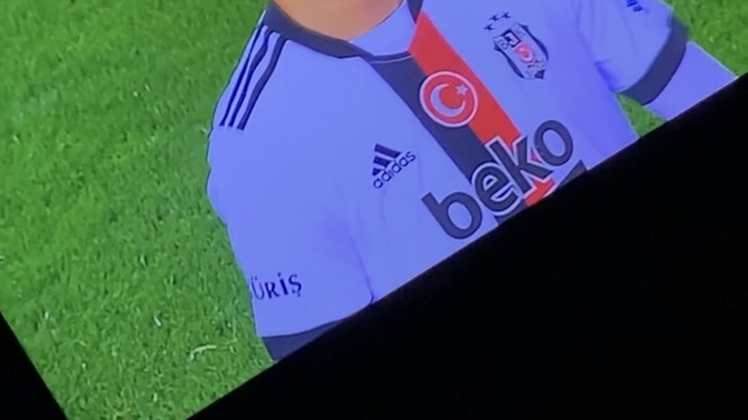 Bu futbolcu kimdi ya?