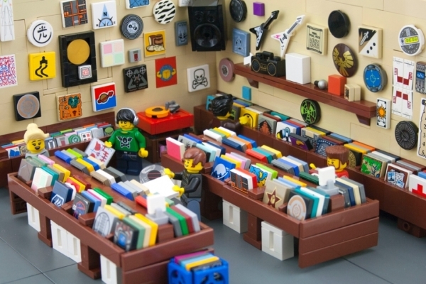 LEGO ürünlerinde indirim dönemleri var mı ya da daha ucuza bulabileceğimiz bir pazar yeri?