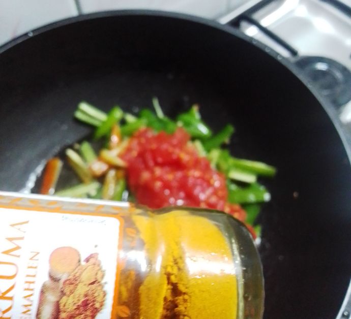 Baharat. Ama acı çok koydum, hep yandım 😂🤭