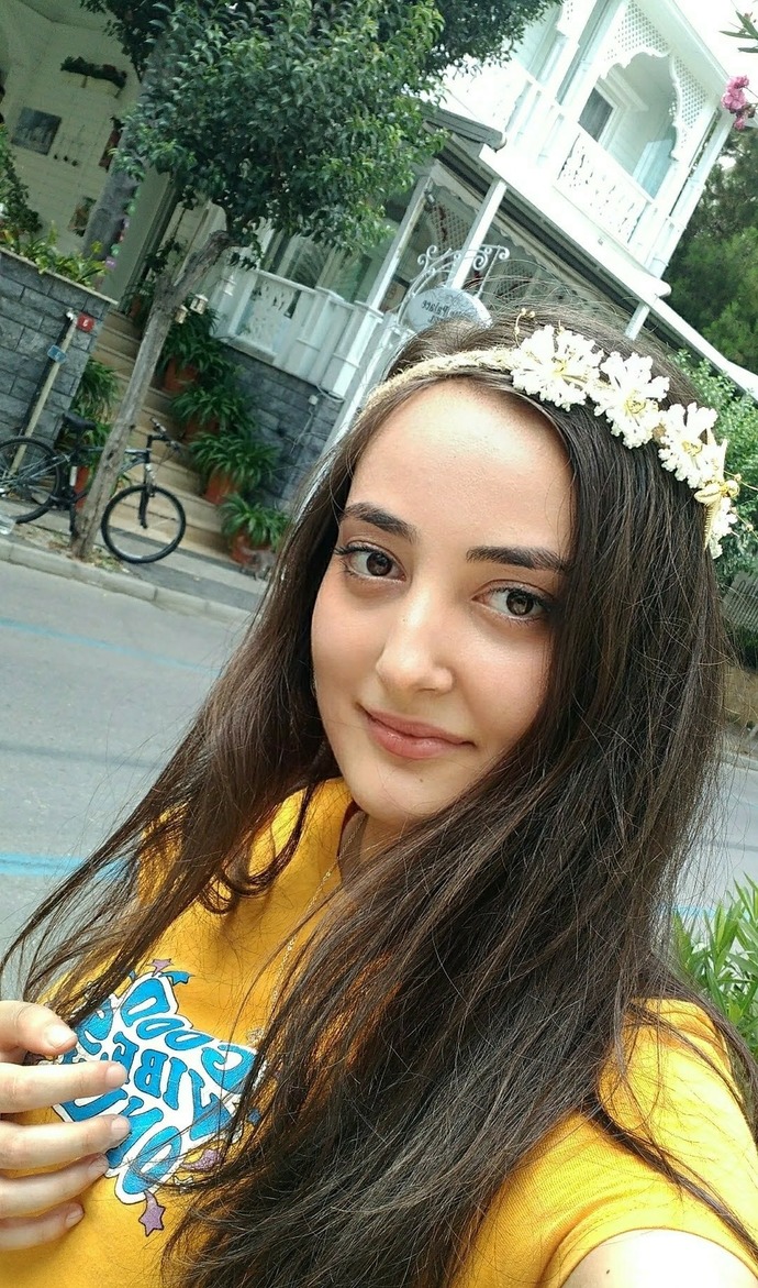 Kendi saç rengi mi bulamıyorum yardım edin özellikle kuaför konusunda bilgisi olanlanlar yoruma?