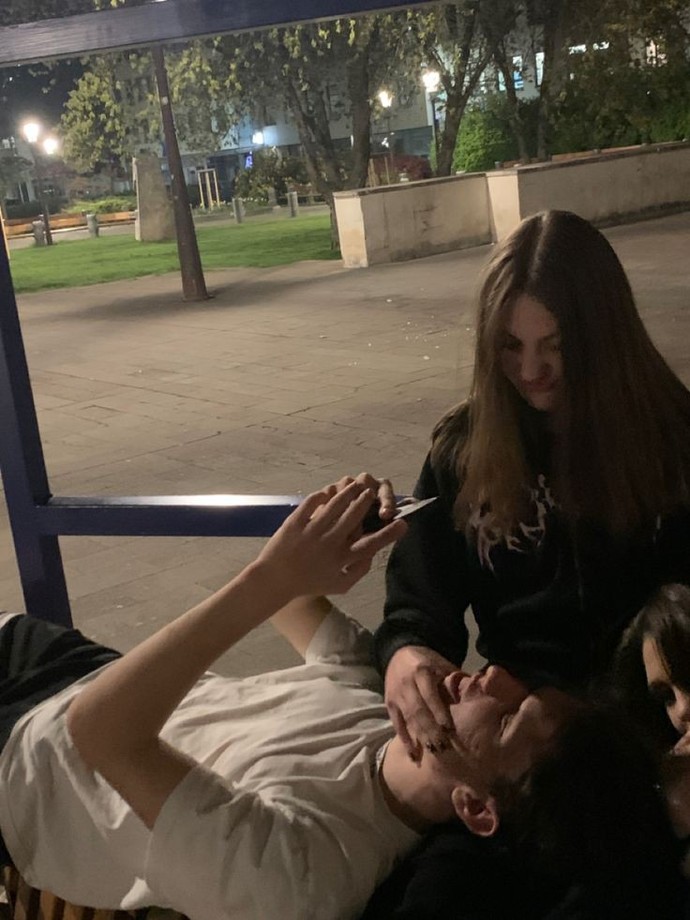 erkeği ilk hatasında silceksin ama beyaz tenli siyah saçlıysa herkes hata yapabilir 😻🎀