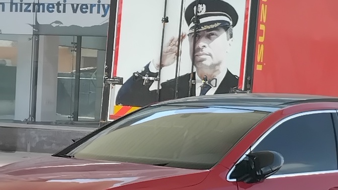 Gaffar okanı nasıl bilirsiniz? biz onu 3310 dan birimlere diyarbakır halkına eziyet edeni yakarım demesiyle biliriz❤️?