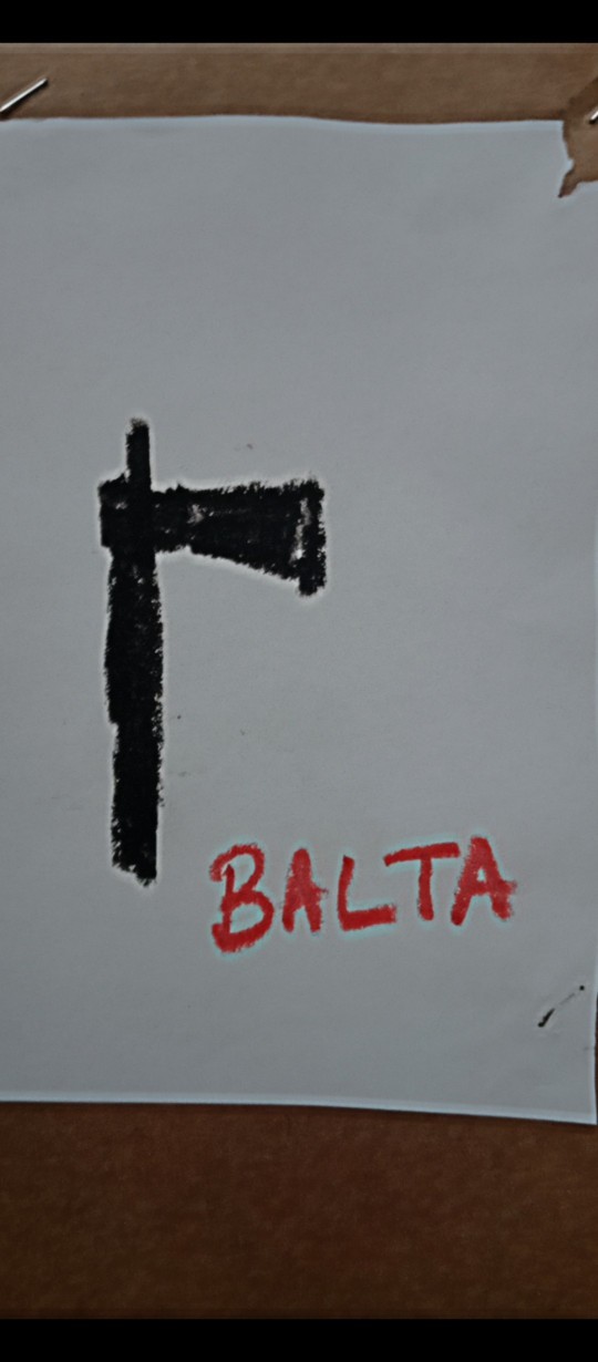Arkadaşlar balta çizimim nasıl olmuş?