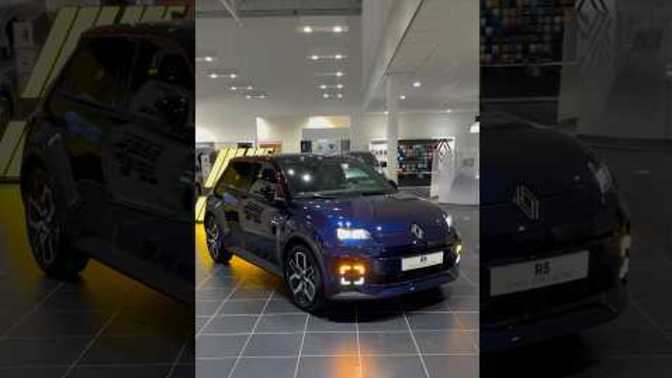 Sizce Yeni Elektrikli Renault 5'i Beklemeye Değer Mi?