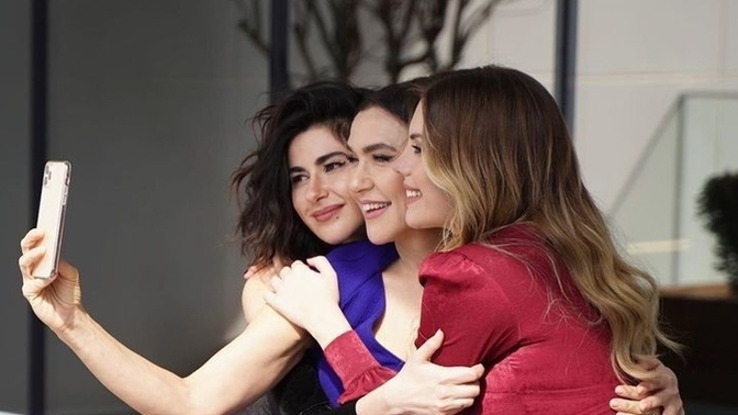 Şu hayatta çevrenizde dost diye gezinen düşmanları yüzleyip savaş mı ilan edersiniz, nabızlarına uygun idare mi edersiniz?