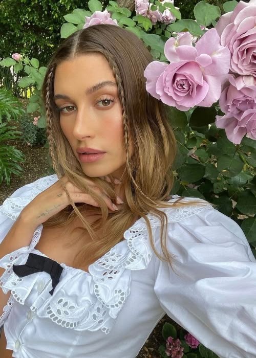 Hailey bieber uzun saç kadını mı kısa saç kadını mı?