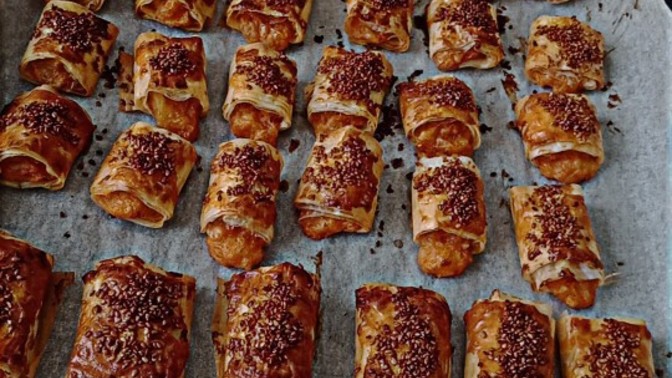Susamlı çörek yaptım yer misiniz?