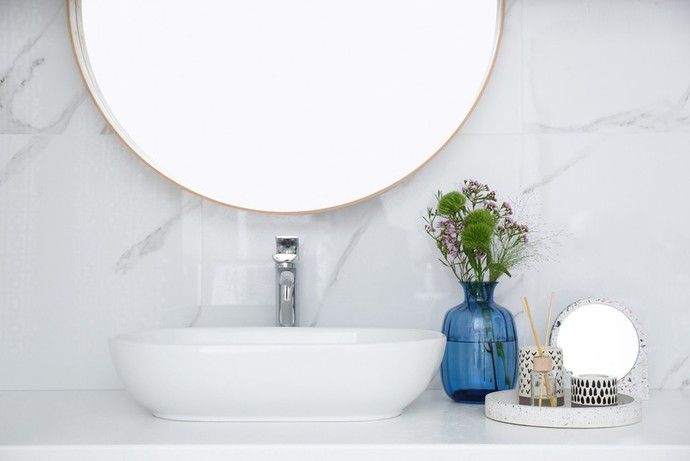 Banyo aynasını en kolay neyle parlatıyorsun?