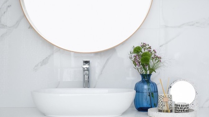 Banyo aynasını en kolay neyle parlatıyorsun?