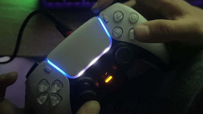 Ps 5 dualsense mavi ışık?