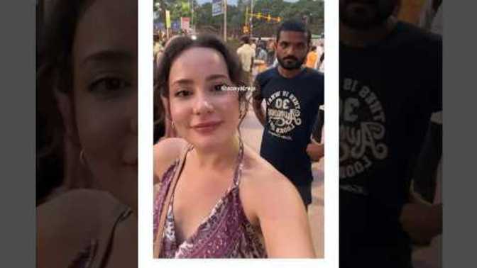 Bir kadın neden Hindistan gibi tecavüzün merkezi olan bir ülkede belasını arar?