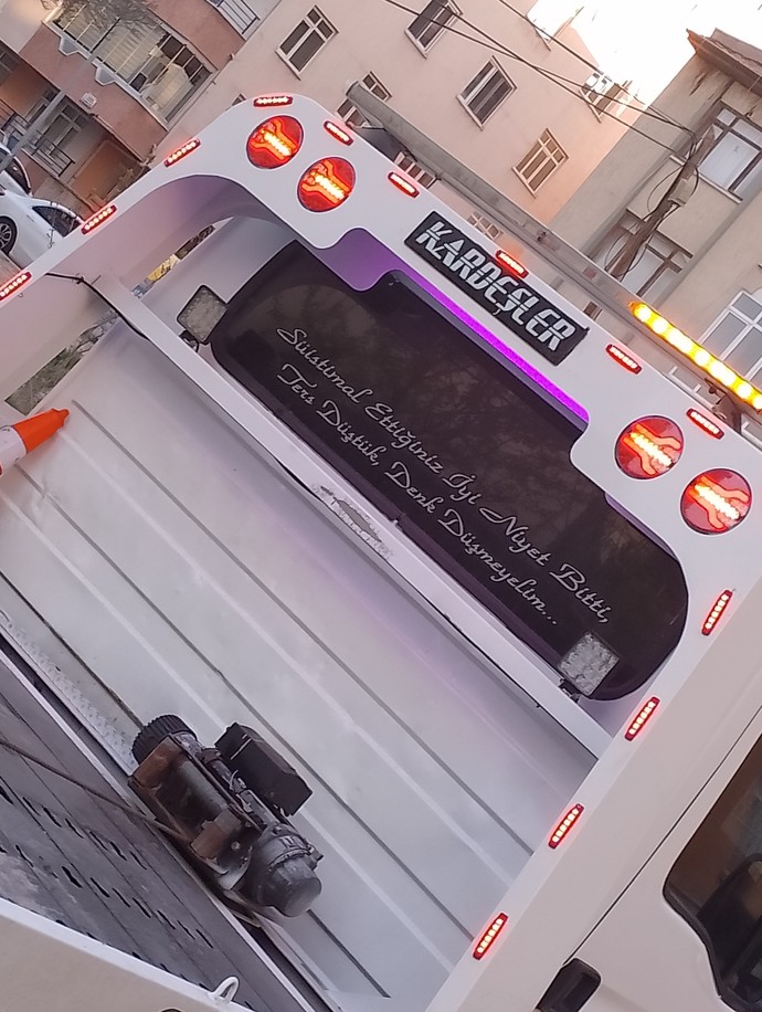 Araba veyahut kamyon arkası sözler dikkatinizi çeker miii?