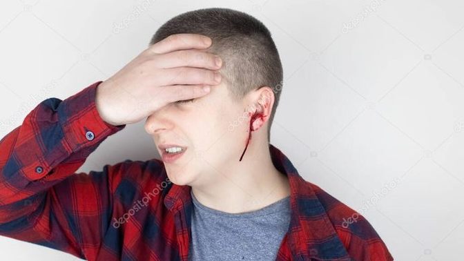 Seninde dinlerken böyle olduğun şarkıcı/şarkı var mı?