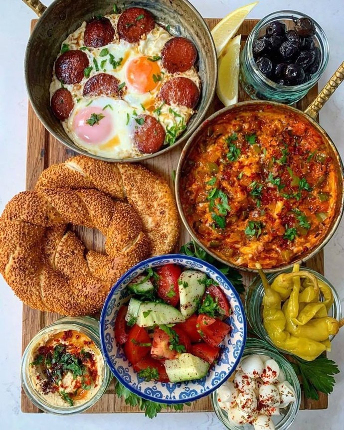 Mis kokulu Türk kahvaltısında favorin hangi lezzet? Simit mi, menemen mi?