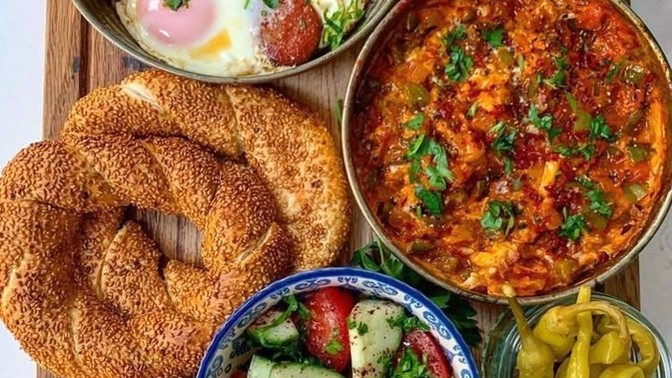 Mis kokulu Türk kahvaltısında favorin hangi lezzet? Simit mi, menemen mi?