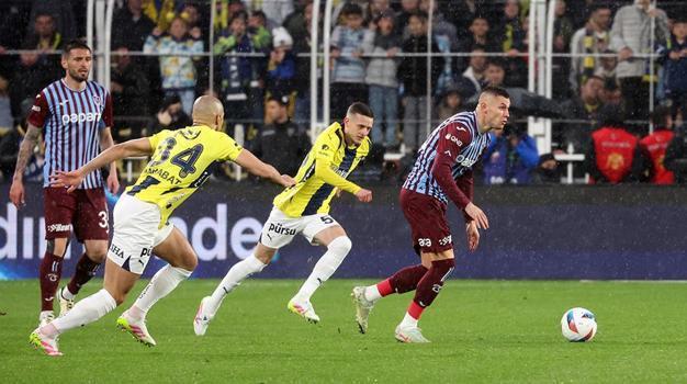 Fenerbahçe 4 - Trabzonspor 1... Sarı lacivertliler şampiyonluk yarışında kritik bir galibiyet aldı! Maçı nasıl buldunuz?