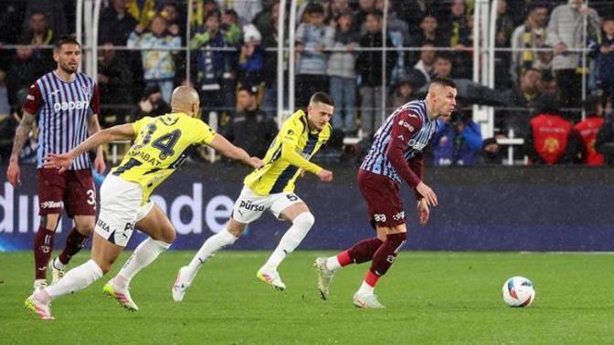 Fenerbahçe 4 - Trabzonspor 1... Sarı lacivertliler şampiyonluk yarışında kritik bir galibiyet aldı! Maçı nasıl buldunuz?