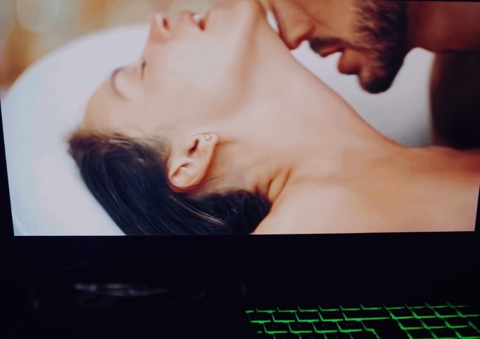 Dinamit etkisi yaratan, tutku dolu favori filmin hangisi?