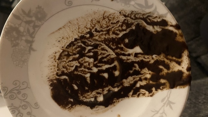 Fal bakmayı bilen varsa baksın canım sıkılıyor?