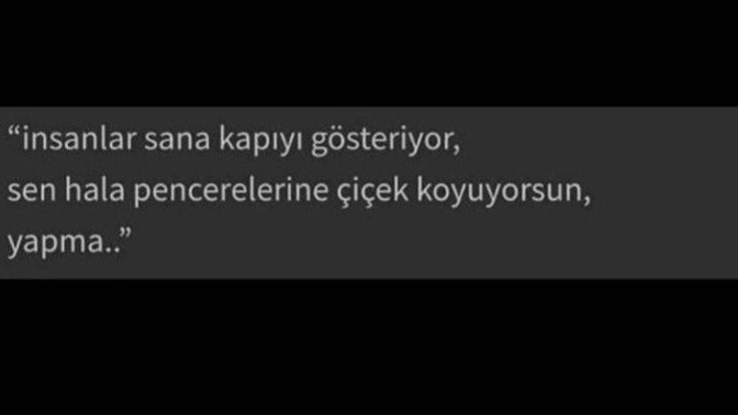 Bir daha geri gelmeyecek günleri özlemek mi daha kötü yoksa asla yaşanmayacağını bildiğin olayların hayalini kurmak mi?