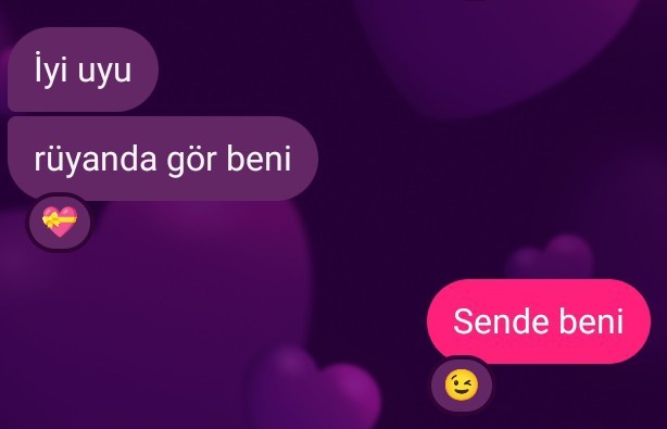 Mesajıma neden göz kırpma emojisi koydu 😉?