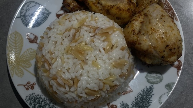 Pilavı şehriyeli mi seversiniz sade mi?