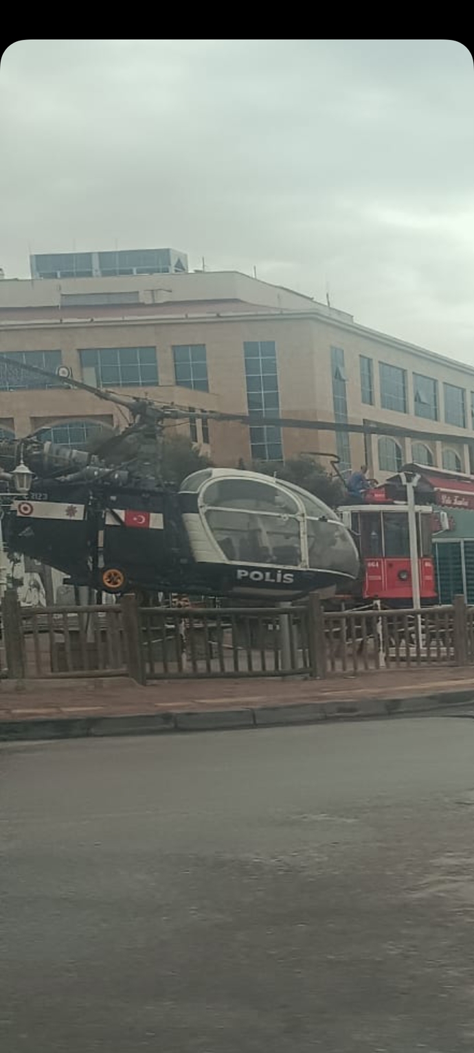 Bu resimdeki helikoper ne helikopteridur turkiyede hangi yillarda kullanilmisti?