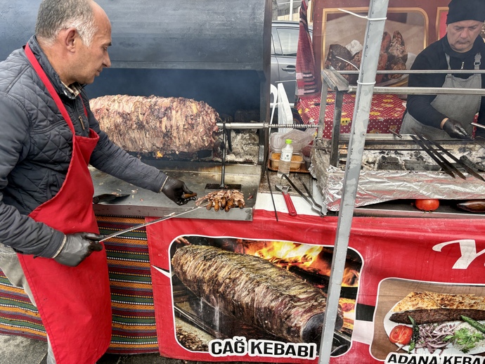Çağ kebabının yanında kola mı? Ayran mı?