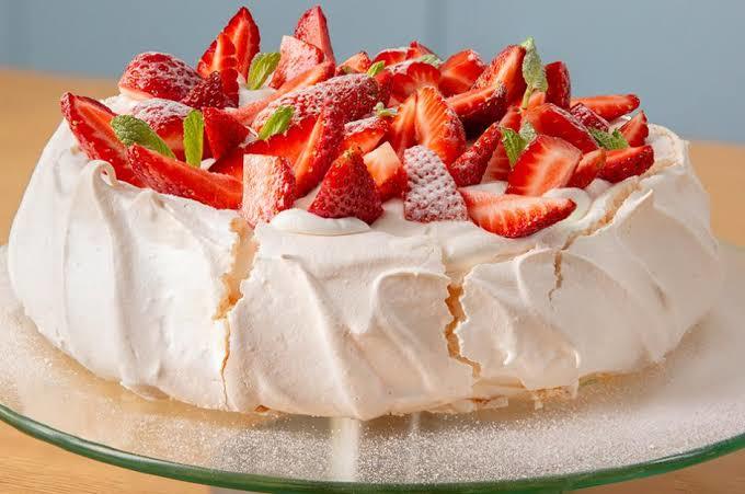 Aramızda Pavlova tatlısını deneyen var mı?