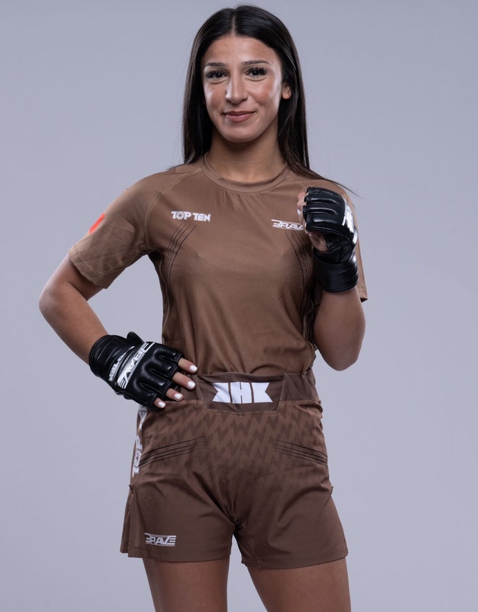 Kürt kadın mma dövüşçüsü azerbaycanda spor salonundaki bir genci darp etti bu durum hakkında ne düşünüyorsunuz?