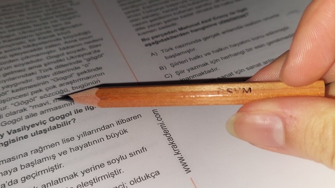 Şuncacık kalemle soru çözmek mii?