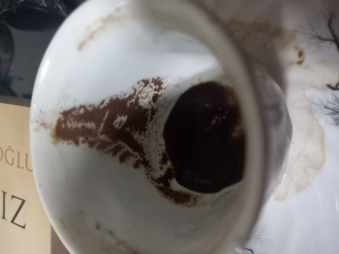 Fincanda Eyfel Kulesi mi çıkmış bana mı öyle geliyor?