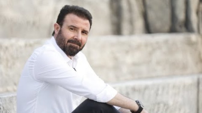 Aşk Nedir ve Aşk Evlenince Biter mi? Bedirhan GÖKÇE' nin Sesinden Bir Aşk Hikayesi Dinler misiniz?