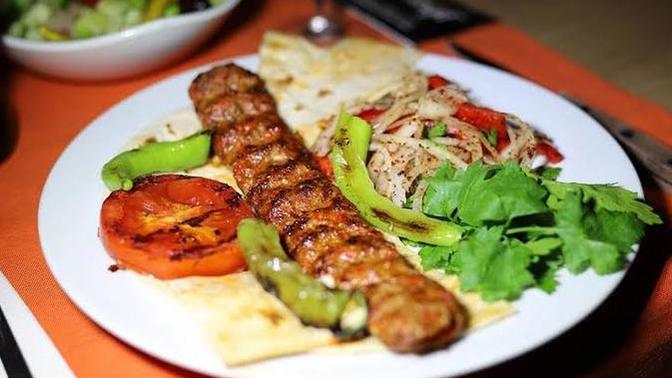 Adana kebabın yanına hangi içecek yakışır?