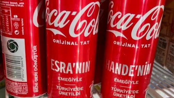 Kola kutusundaki kadın isimleri yüzünden sevgilisine trip attı. Sizce tribinde haklı mı?