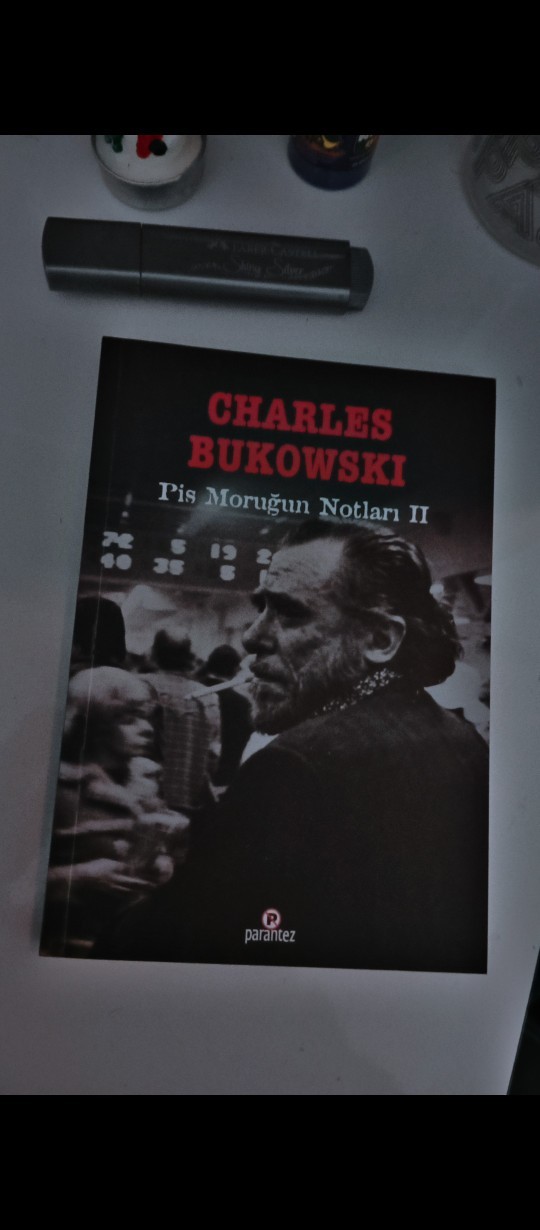 Gece gece Bukowski okumayan bizden değil midir?