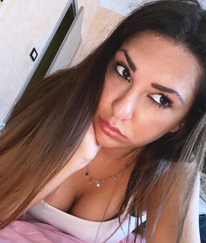 Hoşlandığınız çocuktan mesaj gelmezse, siz direkt yazar mısınız?